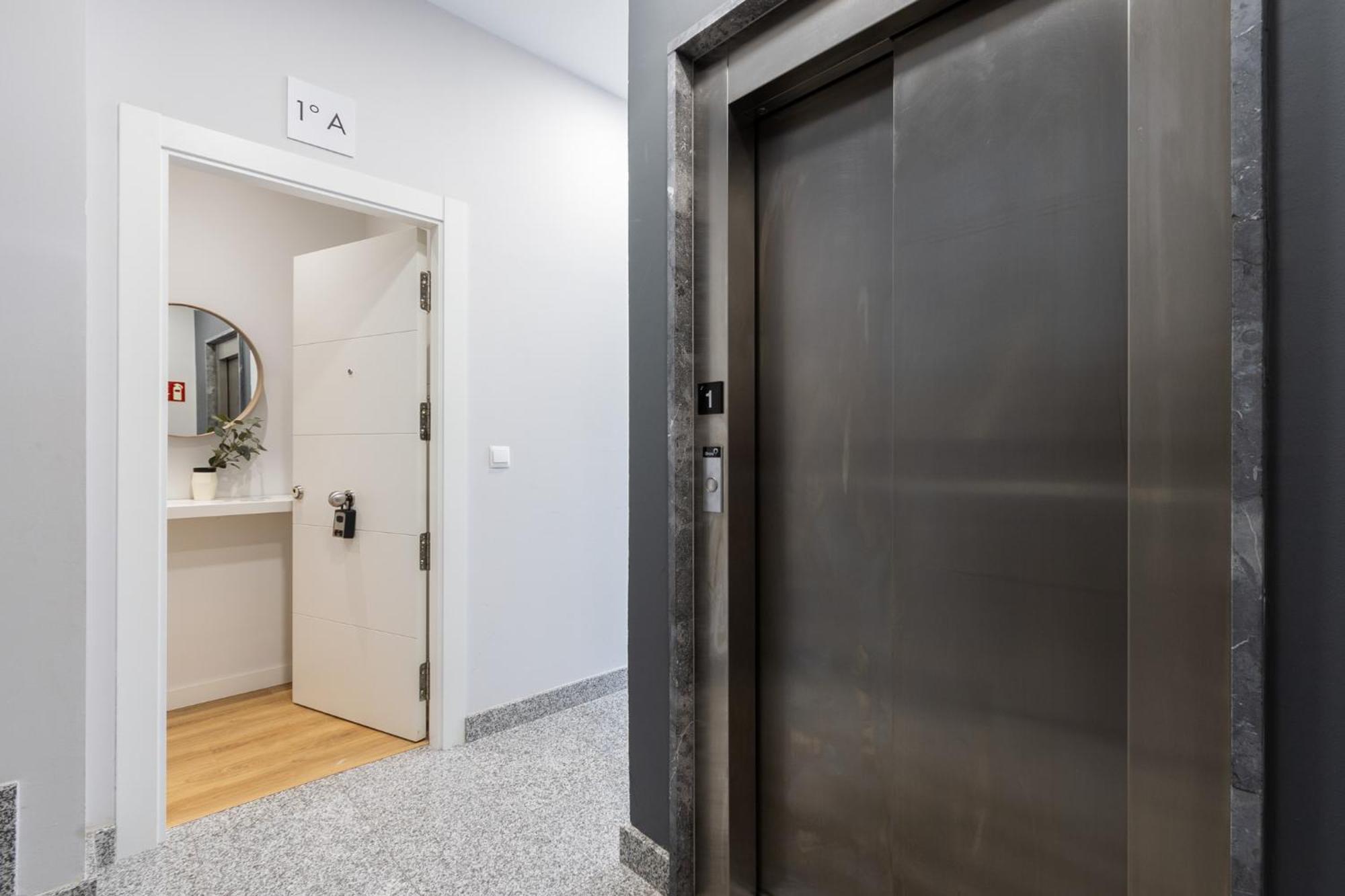 Insidehome Apartments - La Casa Del General บายาโดลิด ภายนอก รูปภาพ